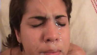 ลาตินผมสีน้ำตาลสวยมีเซ็กส์หยาบ